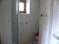 Penzion Pod Špejcharem - koupelna pokoje č.3 se sprchovým koutem